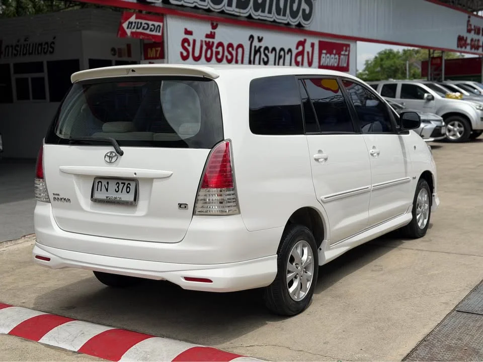 2011 Toyota Innova I 3