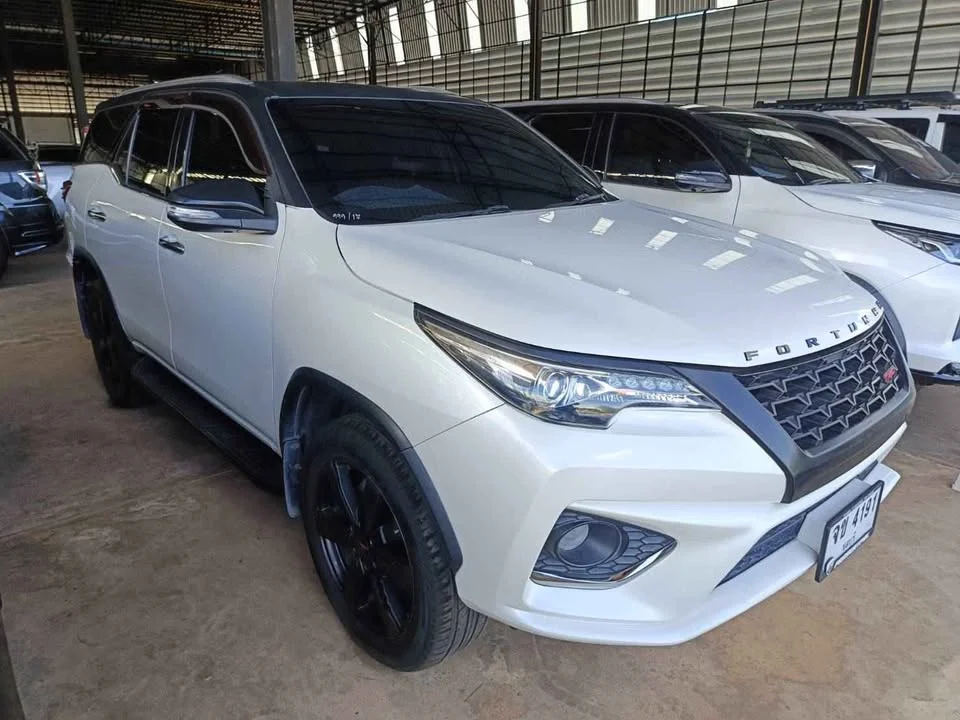 2017 Toyota Fortuner II 2