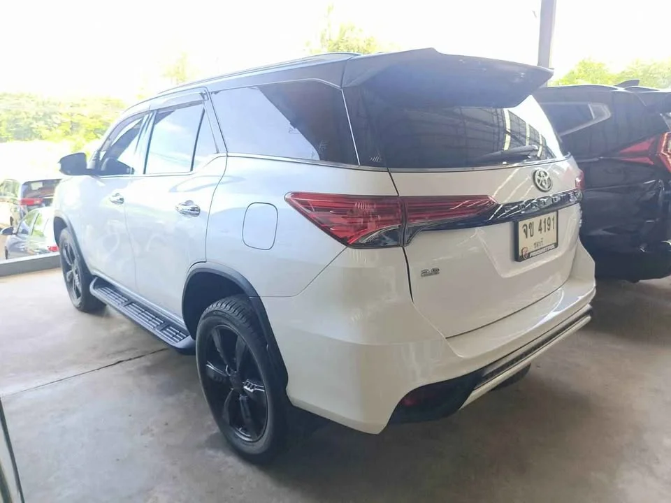 2017 Toyota Fortuner II 3