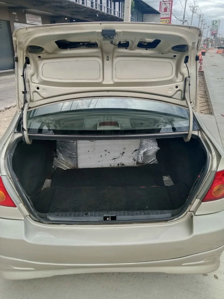 2002 Toyota Corolla Altis IX (E120) 2