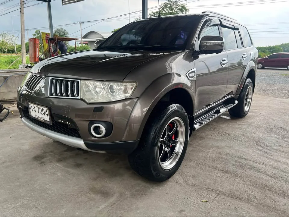 2012 Mitsubishi Pajero Sport II 2