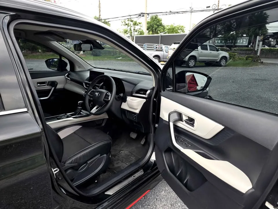 2023 Toyota Veloz III 2
