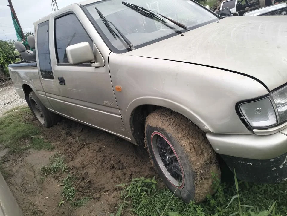 Isuzu Faster Dragon Eyes III 3