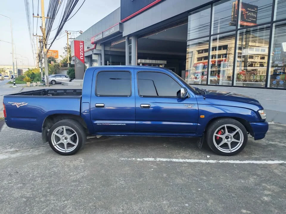 2003 Toyota Hilux Tiger VI 2