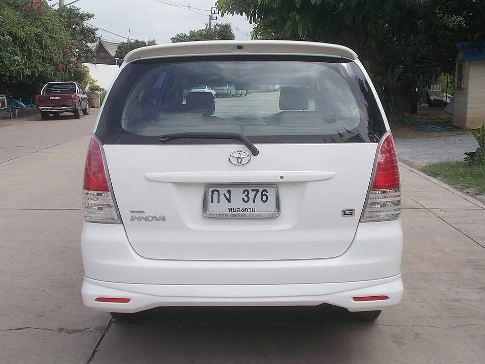 2011 Toyota Innova I 3