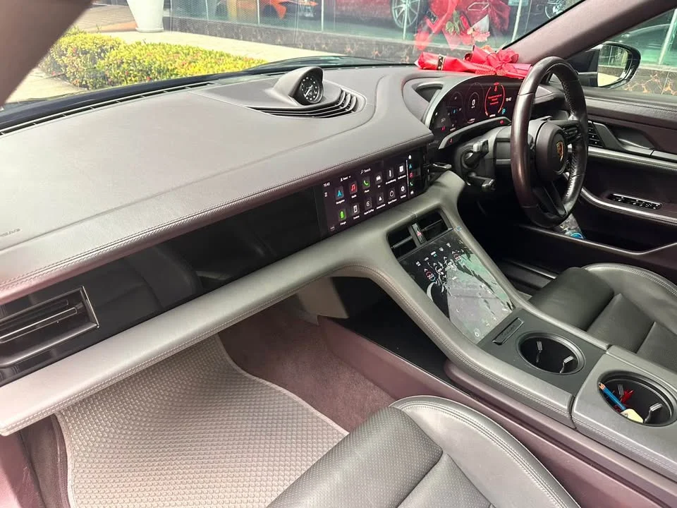 2021 Porsche Taycan 9J1 2