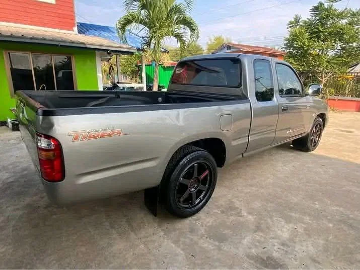 2004 Toyota Hilux Tiger VI 3