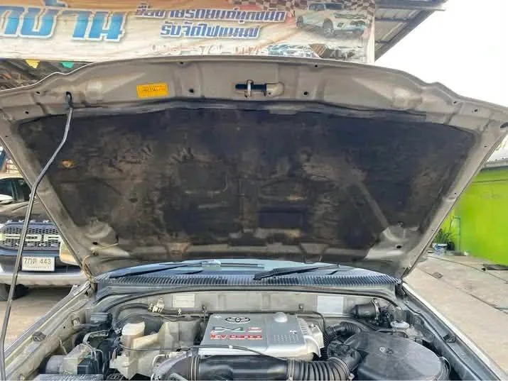 2004 Toyota Hilux Tiger VI 2