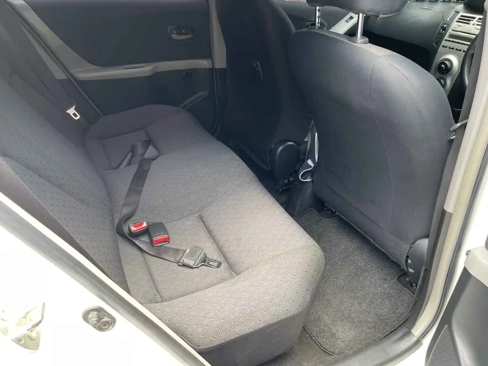 2012 Toyota Yaris II 2