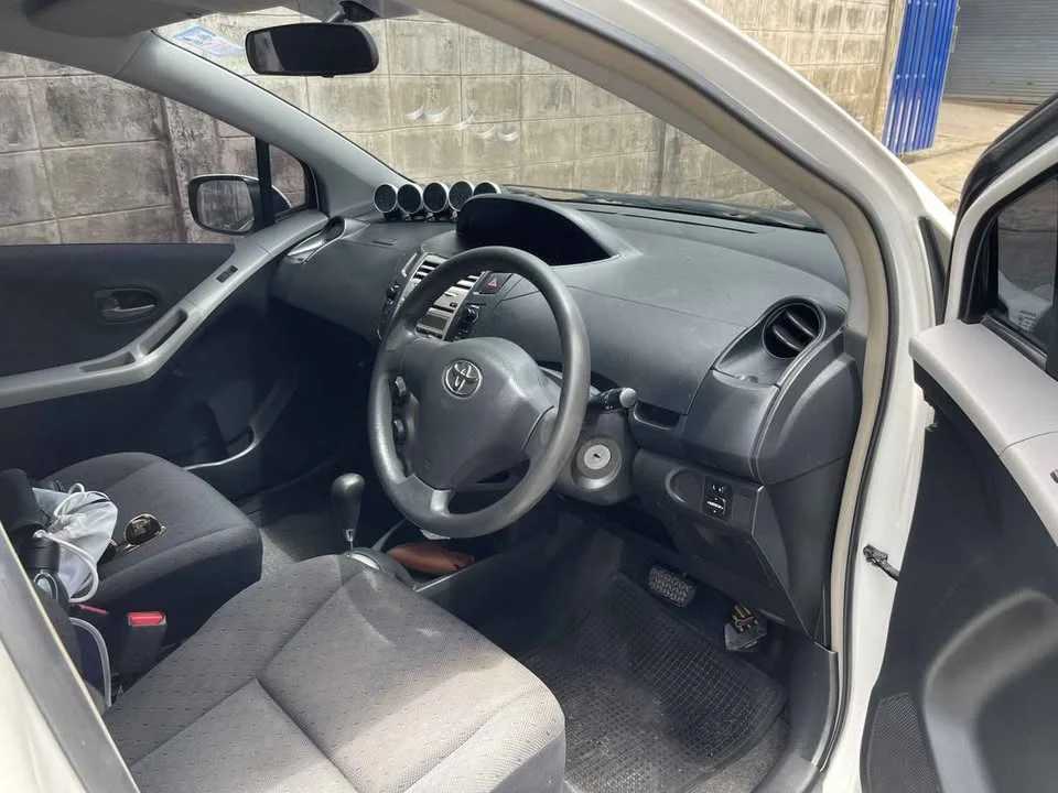 2012 Toyota Yaris II 3