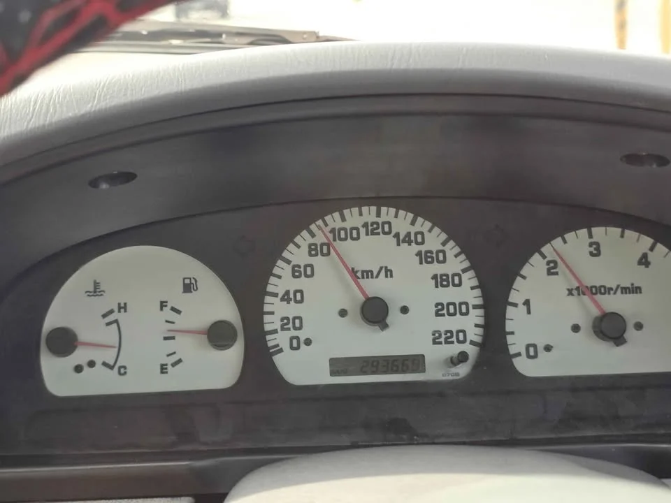 2001 Nissan Frontier I 3