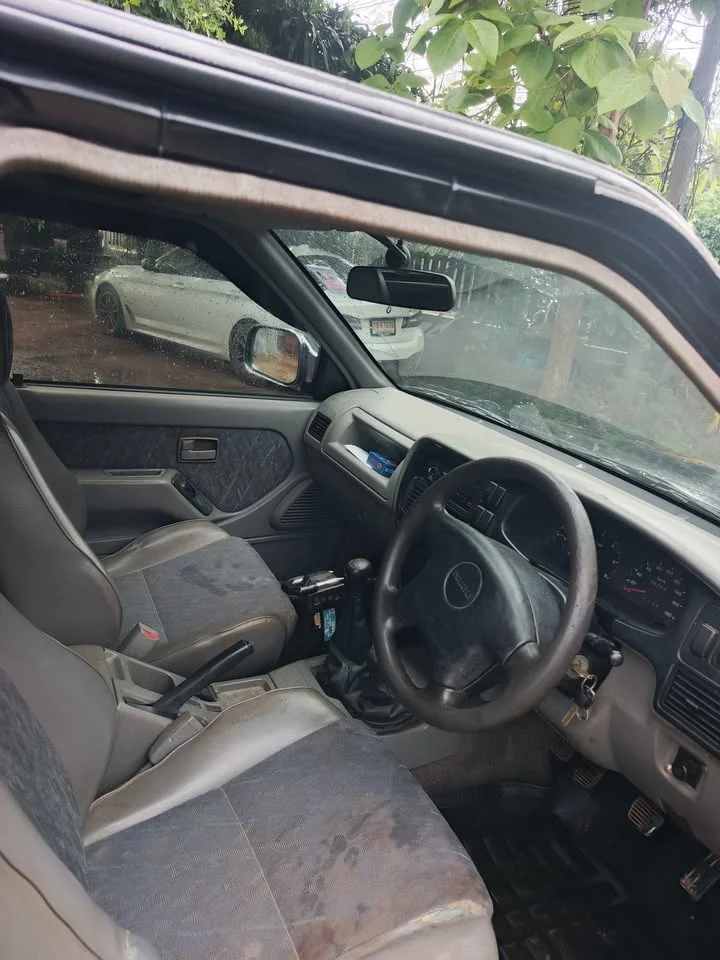 2001 Isuzu Faster Dragon Eyes III 2