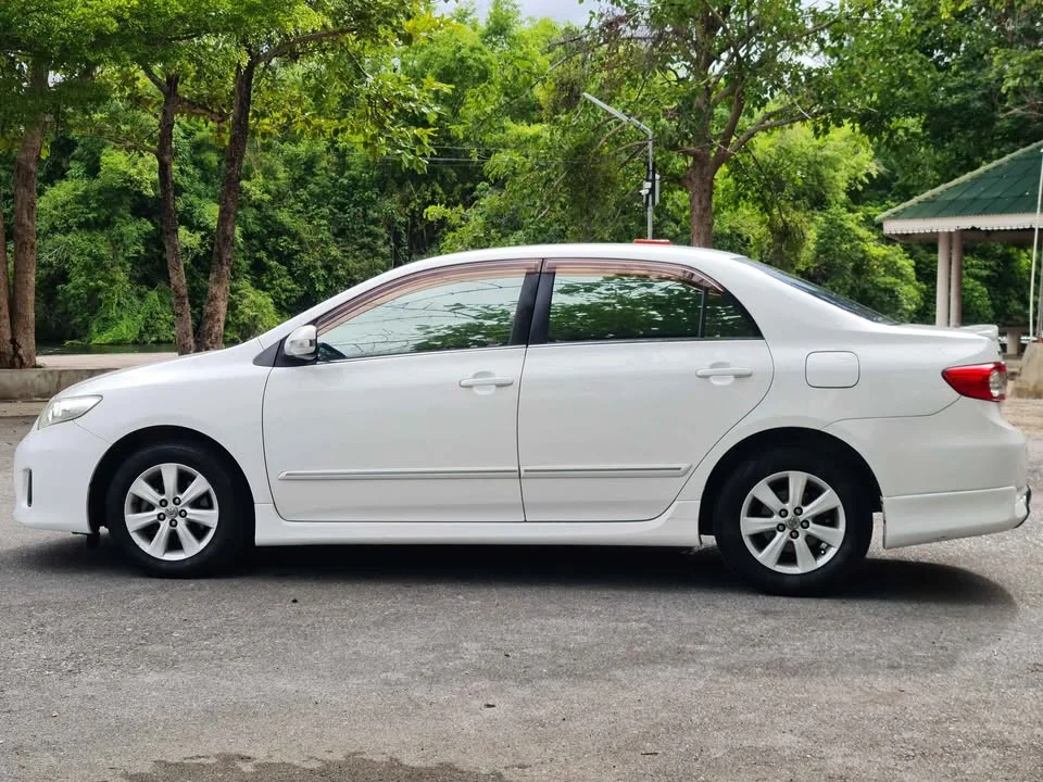 2011 Toyota Corolla Altis X (E140) 2