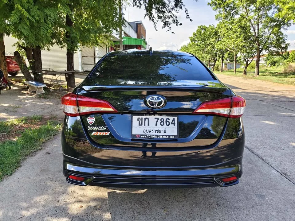 2020 Toyota Yaris ATIV III 3