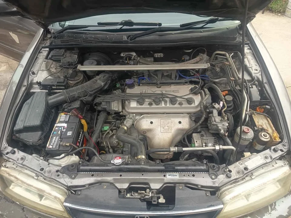 1995 Honda Accord V 2