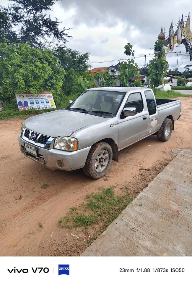 2005 Nissan Frontier I 3