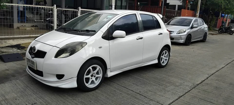 2007 Toyota Yaris II 2