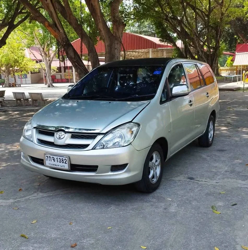 2008 Toyota Innova I 2