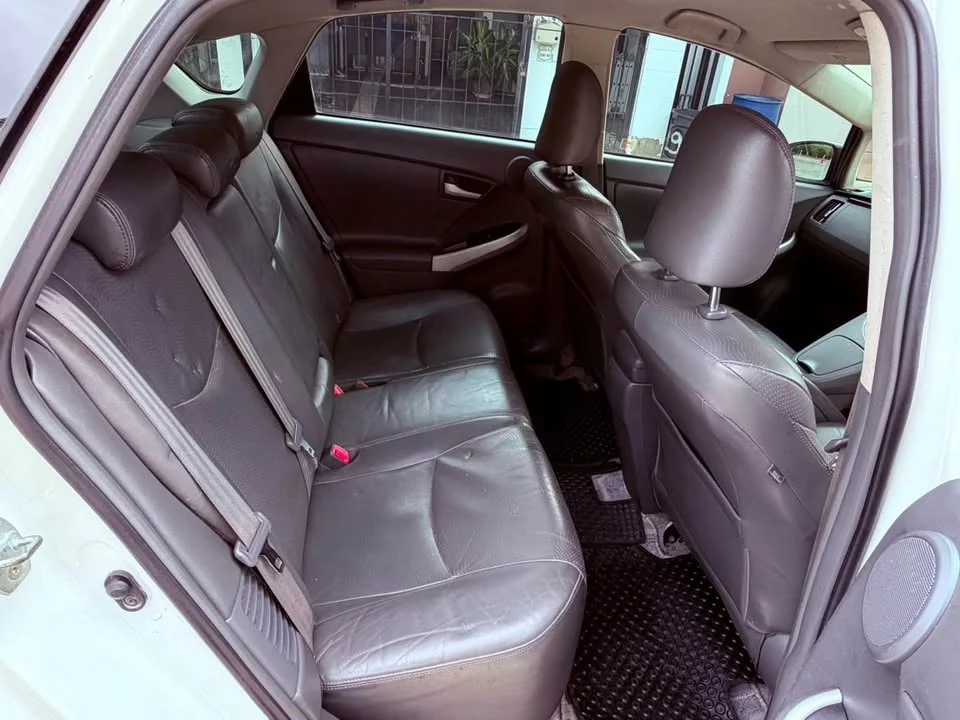 2011 Toyota Prius III 3