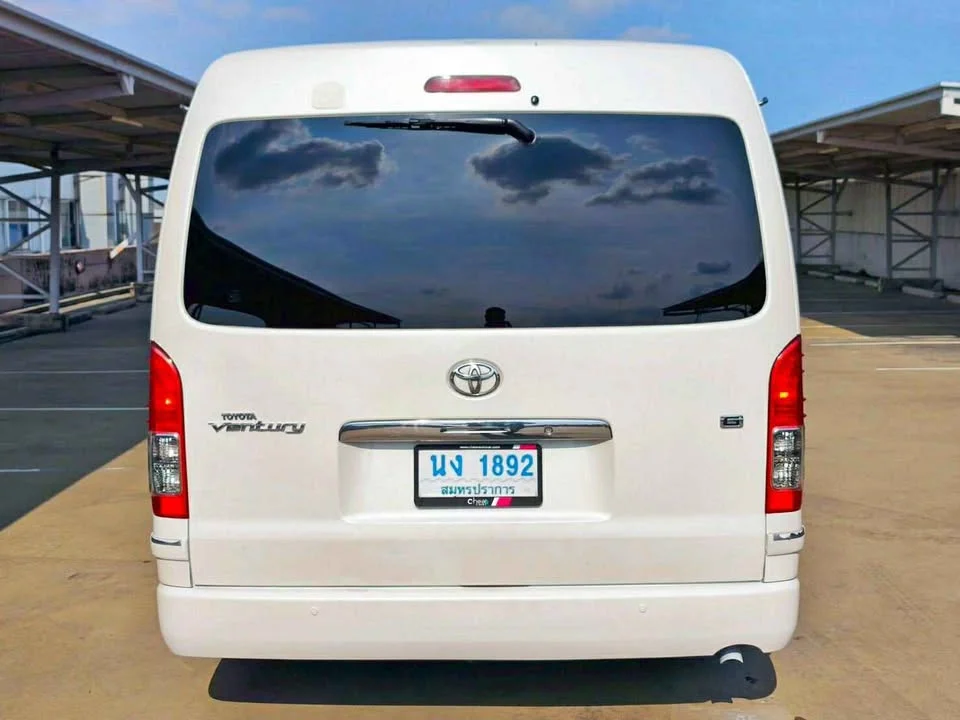 2009 Toyota Commuter V (H200) 3