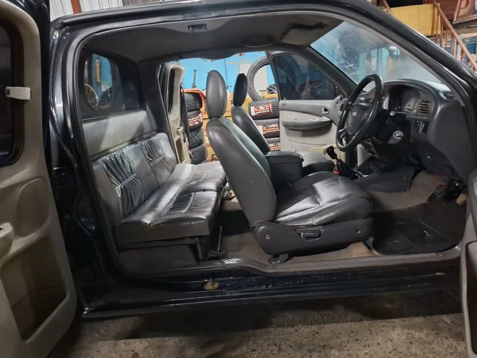 2006 Mazda 2500 Fighter V 2