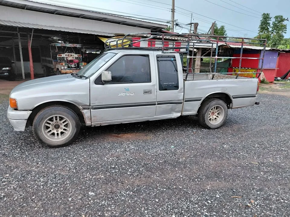 1993 Isuzu TFR III 3
