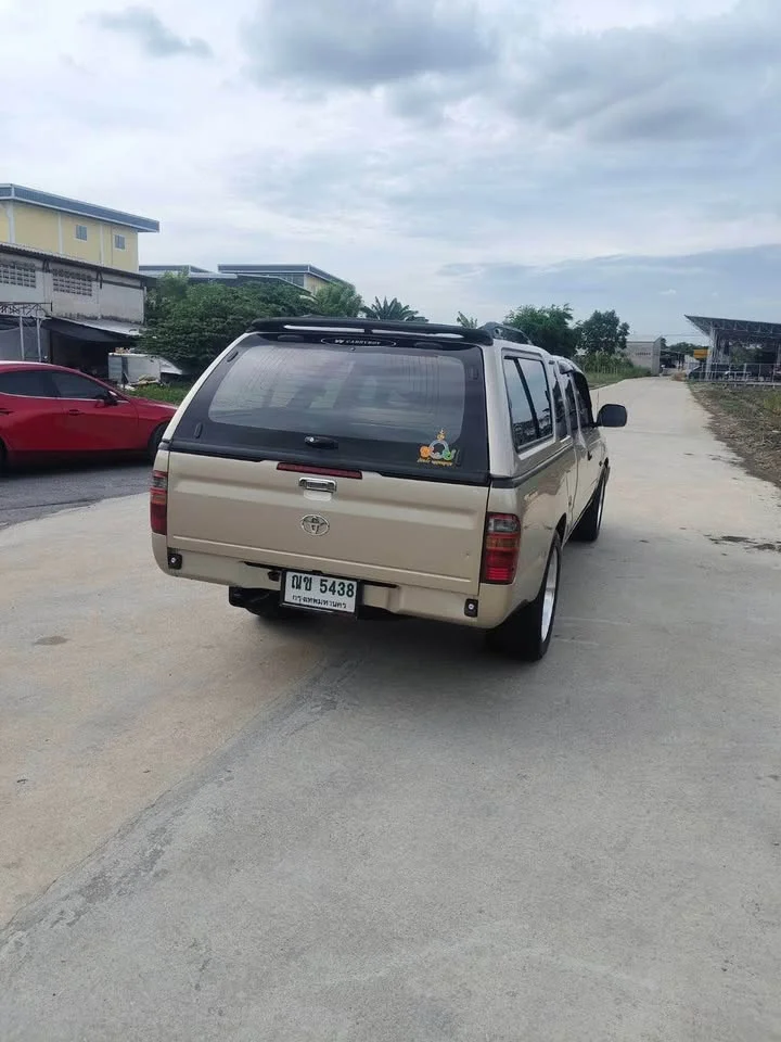 2004 Toyota Hilux Tiger VI 3