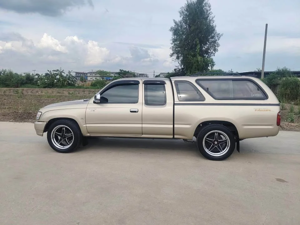 2004 Toyota Hilux Tiger VI 2
