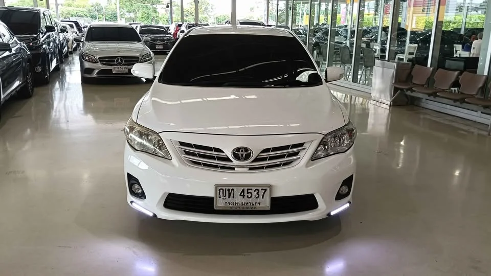 2011 Toyota Corolla Altis X (E140) 2