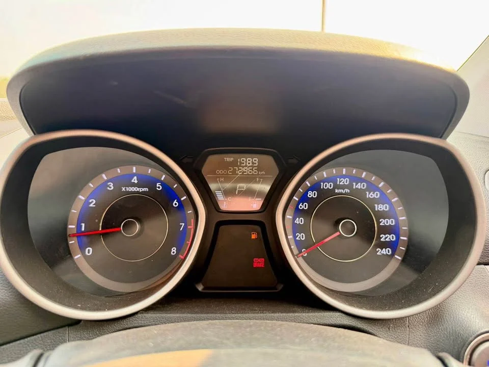 2011 Hyundai Elantra V 3