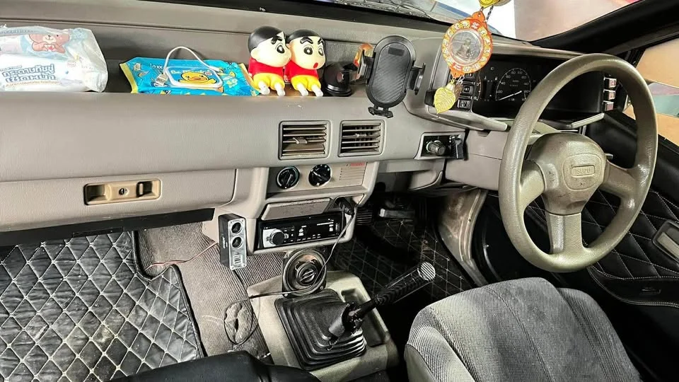 1996 Isuzu TFR III 2