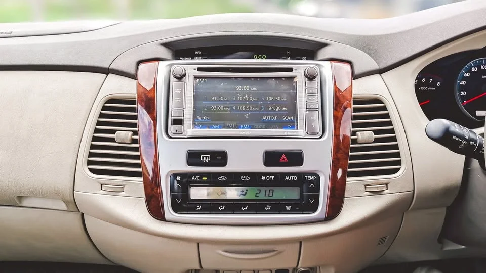 2012 Toyota Innova I 2