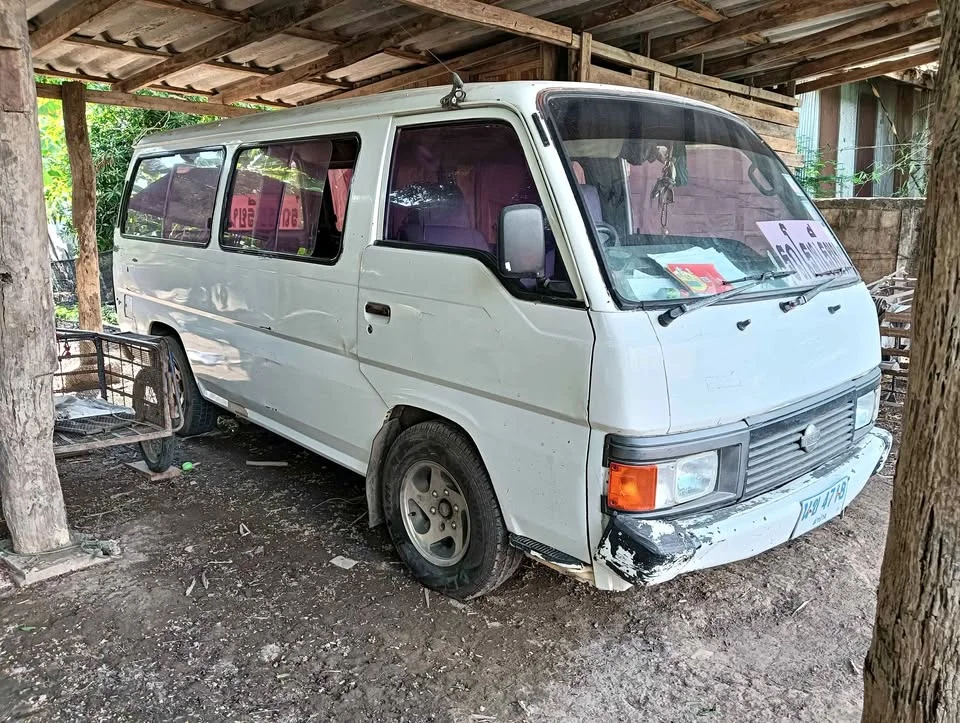Nissan Urvan IV (E24) 2