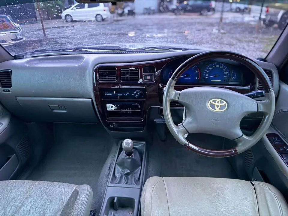 2003 Toyota Hilux Tiger VI 3