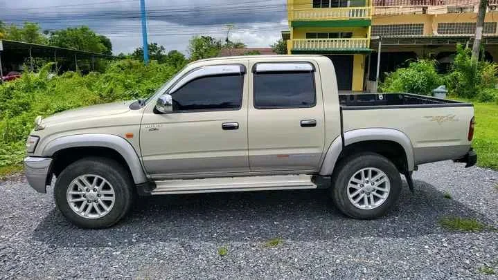 2003 Toyota Hilux Tiger VI 3