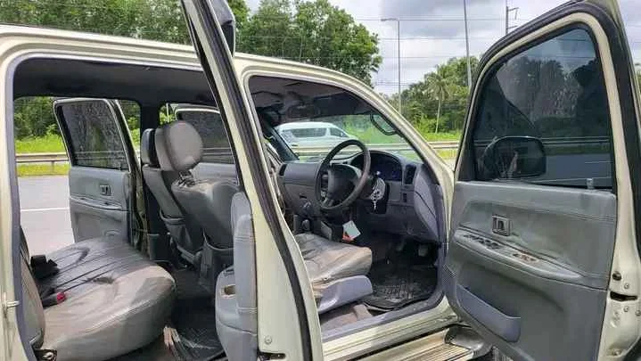 2003 Toyota Hilux Tiger VI 2