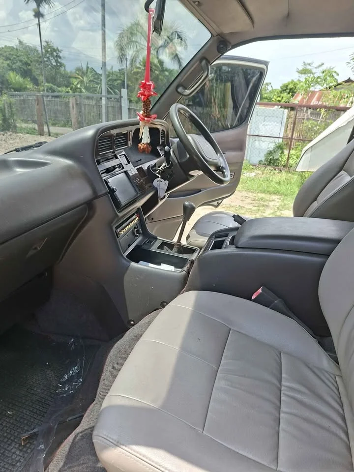 2001 Toyota Commuter IV (H100) 3