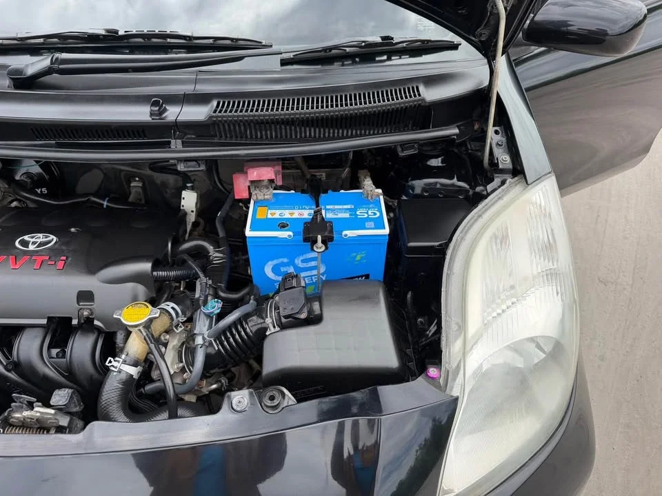 2013 Toyota Yaris II 2