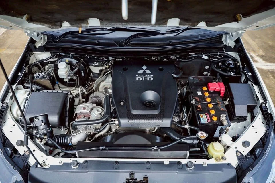 2016 Mitsubishi Pajero Sport III 2