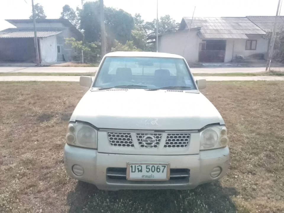 Nissan Frontier I 2