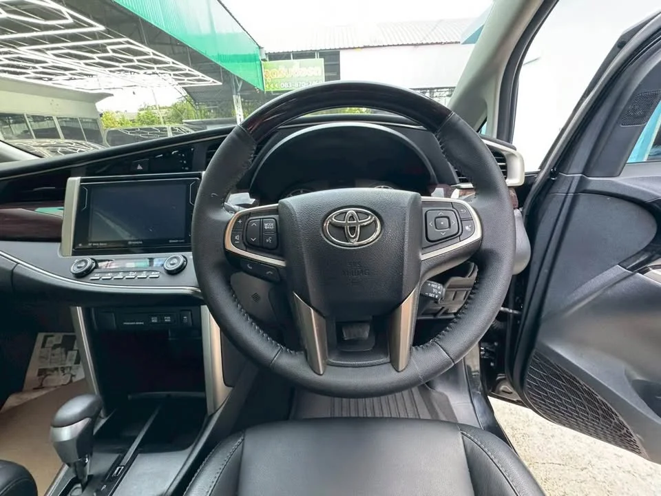 2020 Toyota Innova II 3