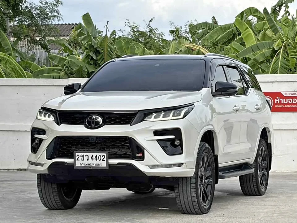 2022 Toyota Fortuner II 3