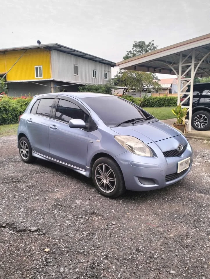 2010 Toyota Yaris II 3