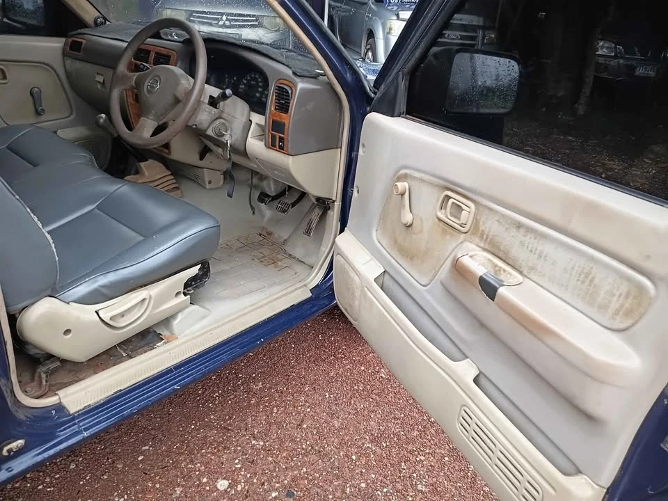 2003 Nissan Frontier I 2
