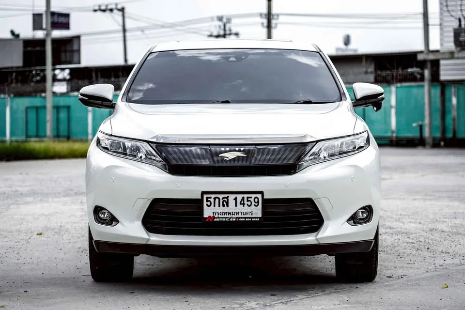 2015 Toyota Harrier III 3