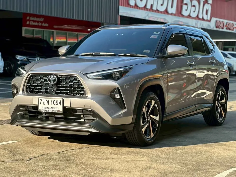 2025 Toyota Yaris Cross AC200 2