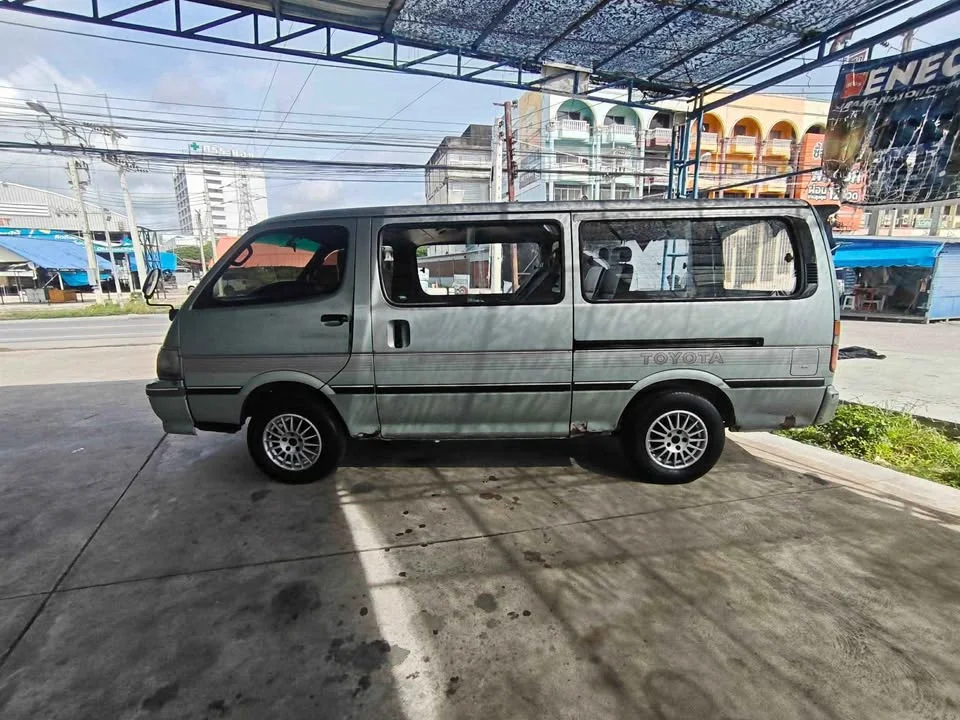 2000 Toyota Commuter IV (H100) 2