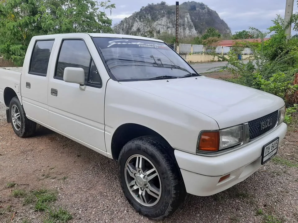 1990 Isuzu TFR III 2