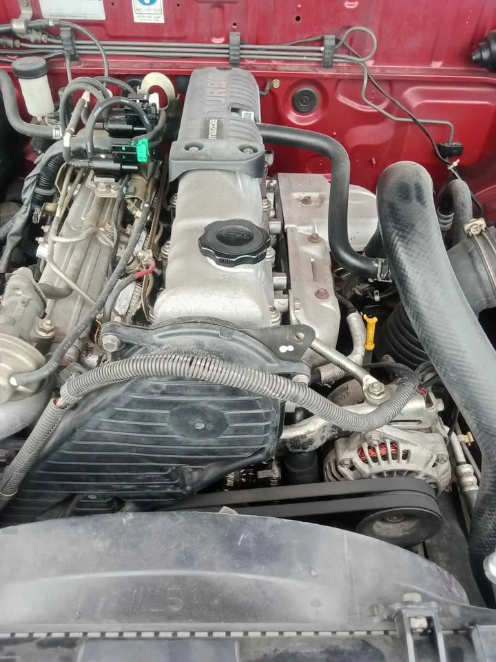 2003 Mazda 2500 Fighter V 2