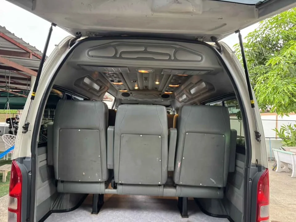 2009 Toyota Commuter V (H200) 3